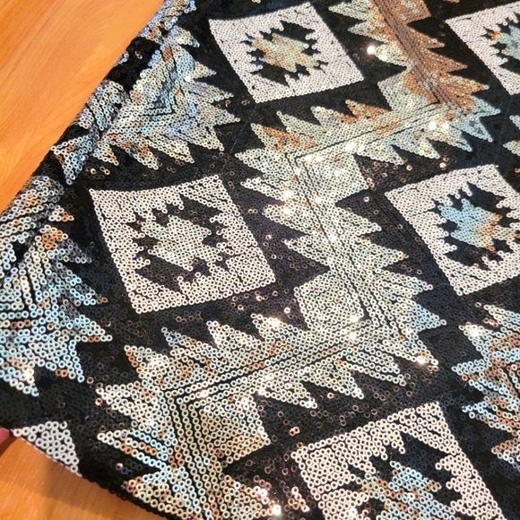 The Limited Sequin Pencil Skirt Size 0 - Picture 6 of 6